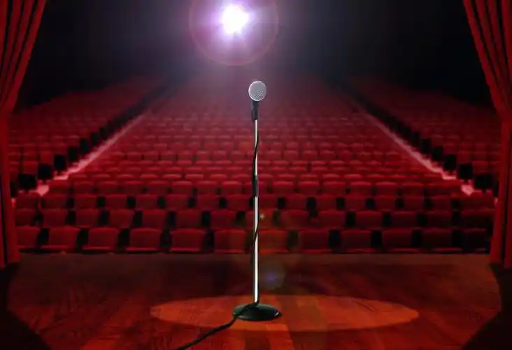 麦克风,舞台,空座位