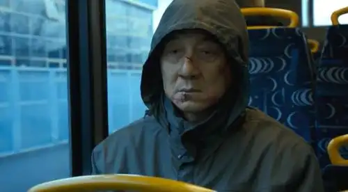 就冲他那绝望的眼神,片子百分之百会很好看啊.