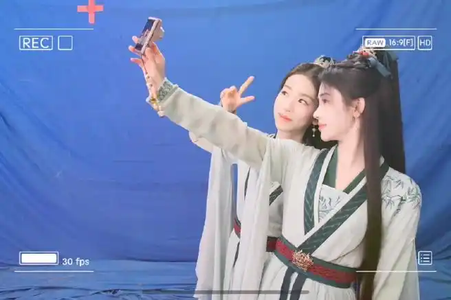 嗑到了鞠婧祎刘梦芮#《千香引》杀青,鞠婧祎刘梦芮同框对我的眼睛