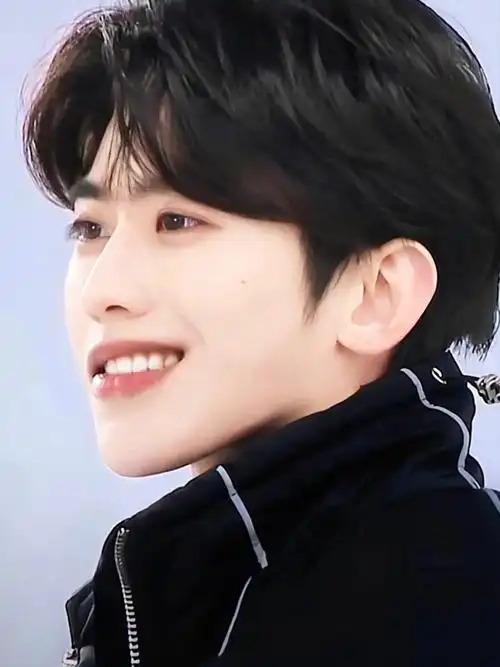 蔡徐坤ikun  #蔡徐坤  #蔡徐坤壁纸  #人间理想蔡徐坤  #蔡徐坤坏笑