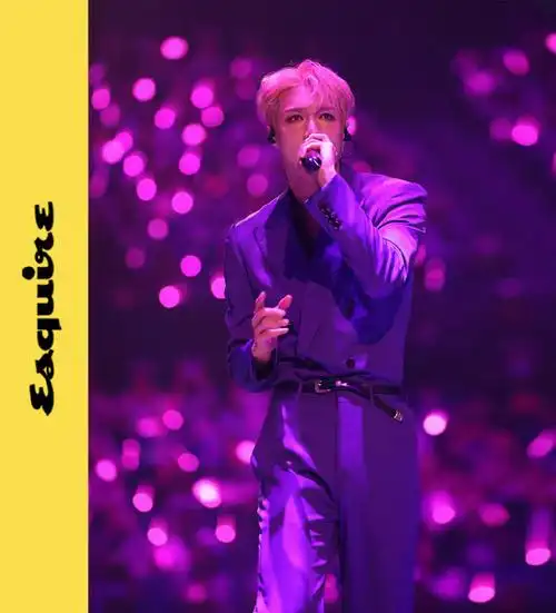 在秋冬的"美拉德"里,增添几抹五彩斑斓的紫,真的是陷入了张艺兴超话