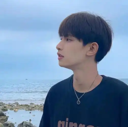 真人侧脸男生头像