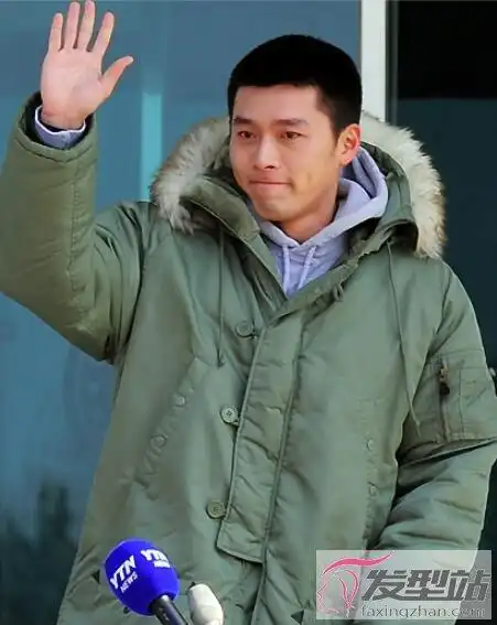 时尚男生平头发型清爽干练尽显男人味