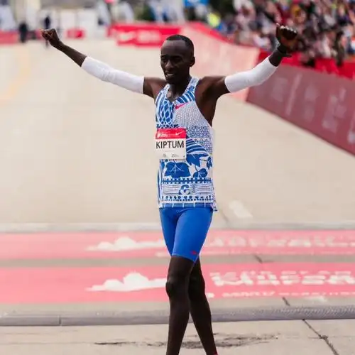 基普图姆打破马拉松世界纪录##精英跑者##芝加哥马拉松