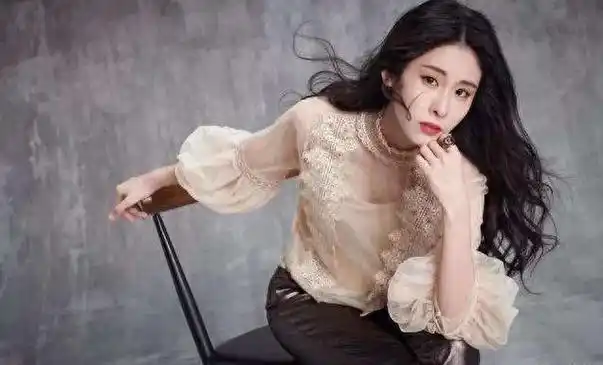 回顾昔日顶流吴莫愁从公众眼中消失的这3年都做了什么