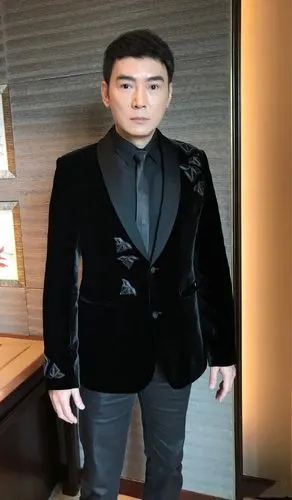 焦恩俊18年后再现经典李寻欢网友感慨可林诗音早已不同往昔