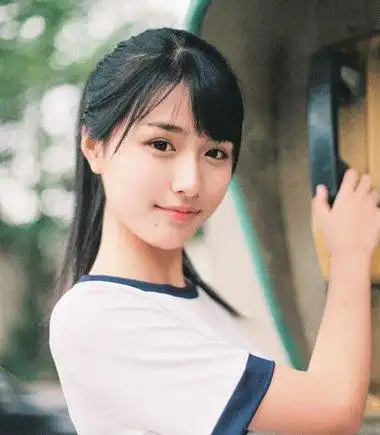 学生刘海中分怎样扎起来 中分刘海扎马尾图片(5)_发型师姐