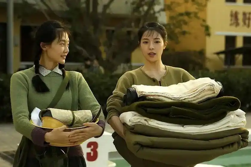 人生七年,两个女孩的不同人生 钟楚曦和苗苗,两个女孩的人生轨迹截然