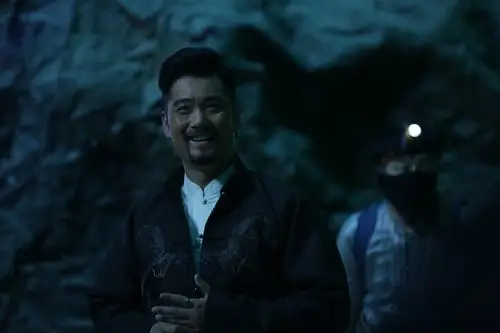 现代探险题材电视剧《沙海》由张铭恩,吴磊,秦昊,张译文等主演,剧中