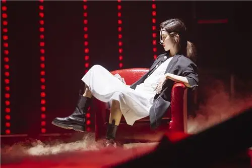 郁可唯否认"抱宁静大腿":都是相互欣赏和吸引