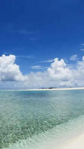 蓝天白云大海清澈的海水安卓手机壁纸大全