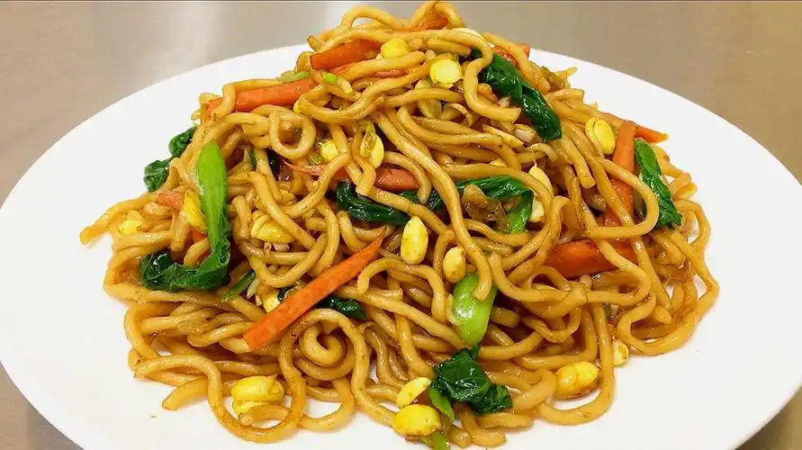 大厨教你家常炒面,食材简单,无需太多调料,总也吃不够