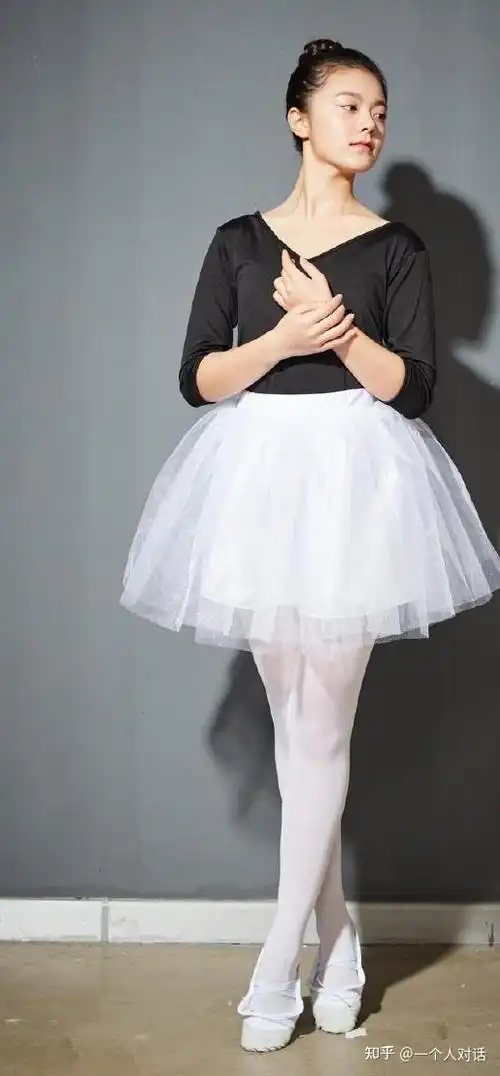 麦天鹅舞美腿玉足生图超好看的女明星壁纸图片高清美女定妆照原图芭蕾