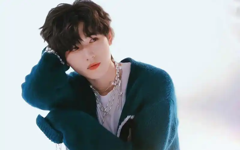 【宋亚轩reaction】小宋老师微博初探索心得:首先解决了我换壁纸的难