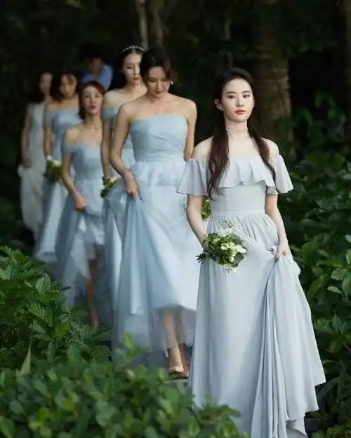 刘亦菲膀大又腰圆算不算顶级美人?看看她和杨幂的合照你就 ...|东方玄