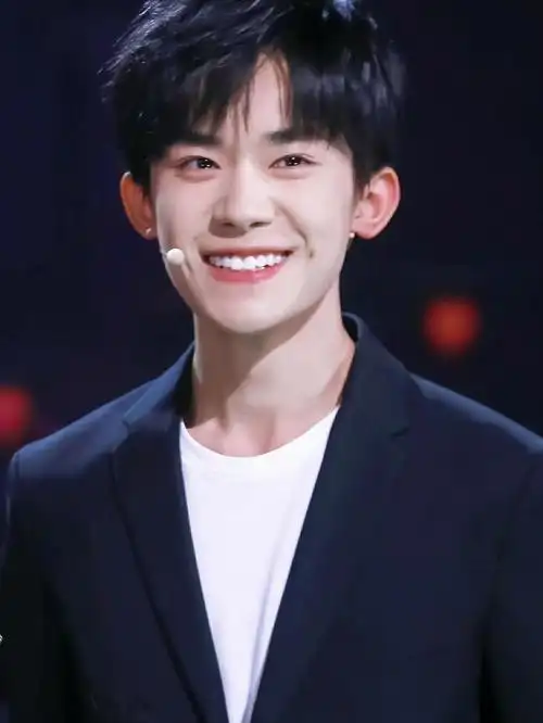 易烊千玺才是那个奇迹男孩