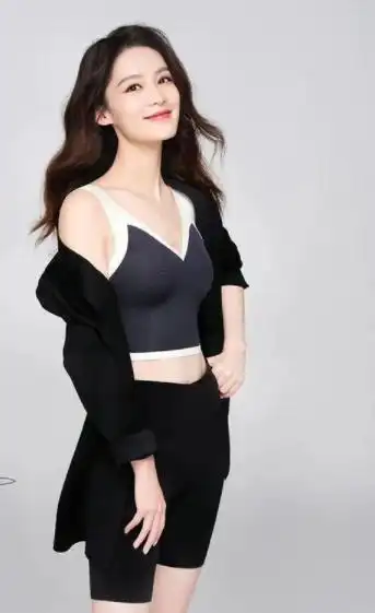 李沁代言内衣写真超美婀娜窈窕性感又不失优雅