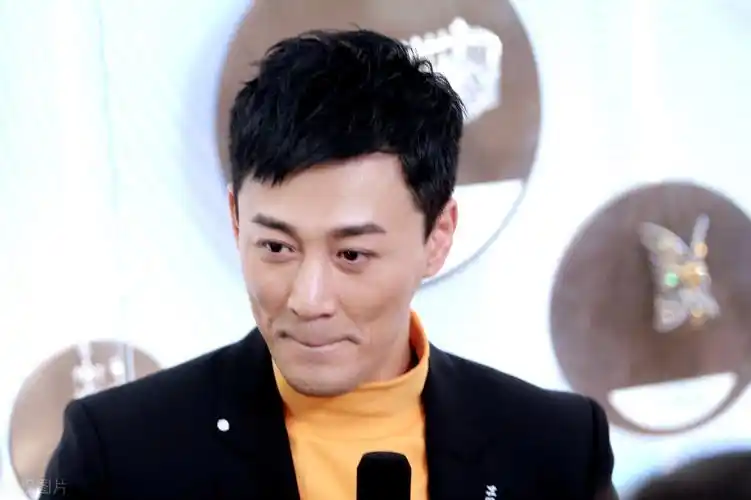 看看娱乐圈扁头明星还想给宝宝睡头型吗别一不小心毁了娃颜值