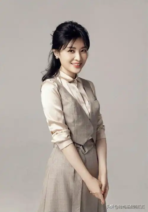 这是我见过最端庄的中年女人55岁周涛不显老不扮嫩到老都优雅