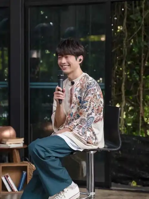 张栋梁小时候的梦啊