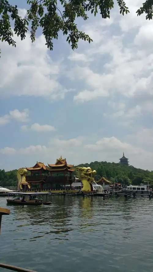 杭州西湖雷峰塔一一手机随拍