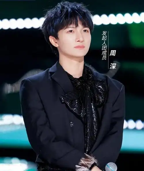 就这样一个充满超高人气的男歌手,加入了《创造营