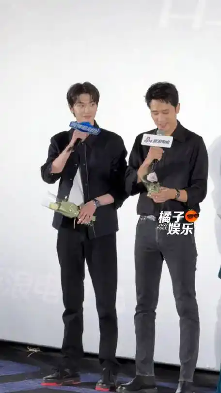 林一,彭冠英同框这个身高压迫感0599开始感受到黄亦玫男友团的