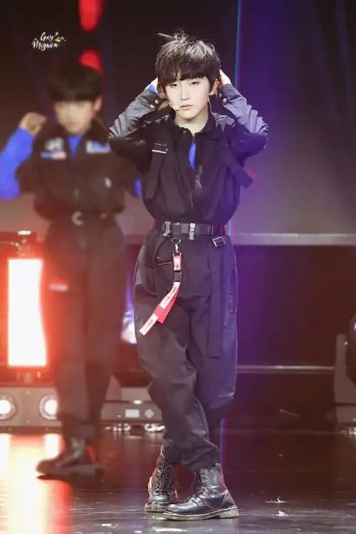 【赵冠羽】舞台