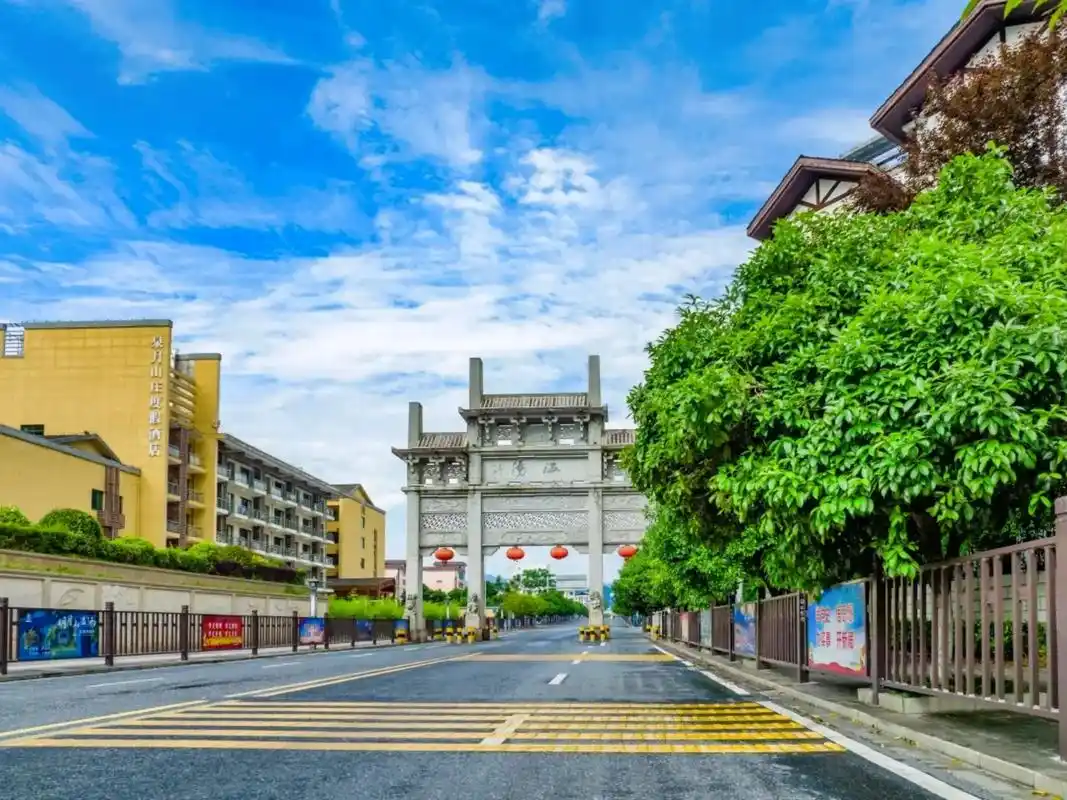 江西宜春明月山脚下的 - 抖音