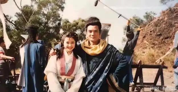 97版天龙八部罕见幕后剧照黄日华露胸何美钿真甜