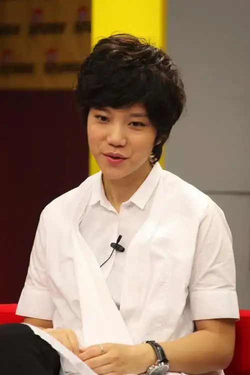 实录:李霄云做客聊新专辑 乐意为歌迷疗伤(图)