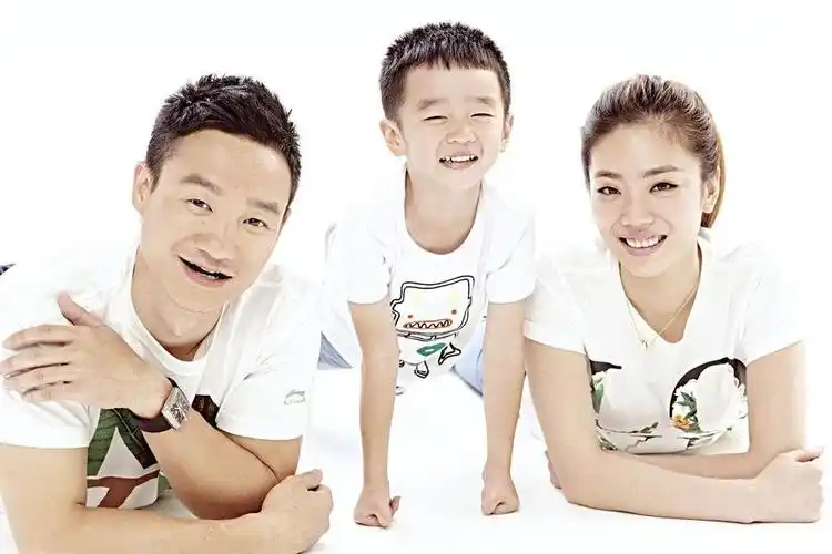 也就是说,如果父母中妈妈智商高,孩子一般是男孩,爸爸智商高,孩子