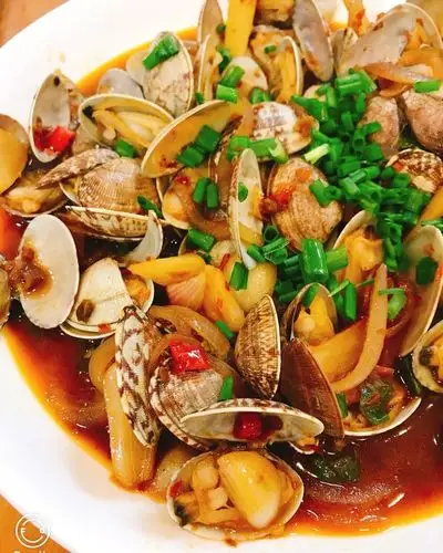 小洪厨做的完爆烧烤摊的辣炒花甲