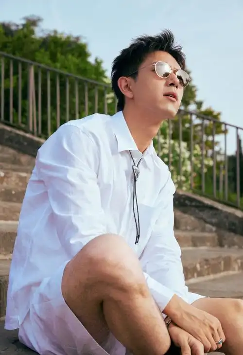 prada2024秋冬男装时装秀##李现米兰时装周