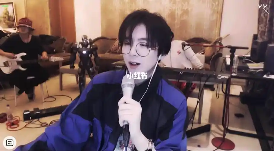 大飞完美诠释了在看直播的我_直播_刘宇_美颜_摩登兄弟刘宇宁_娱乐