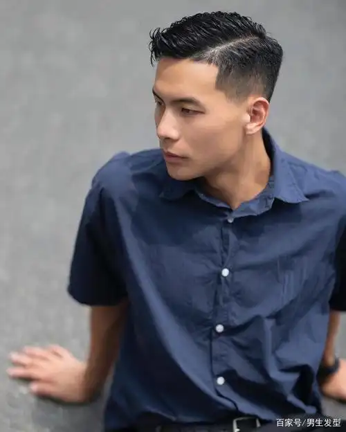 很多男生在剪头发的时候,就像赌博一样,每次输的都是自己.