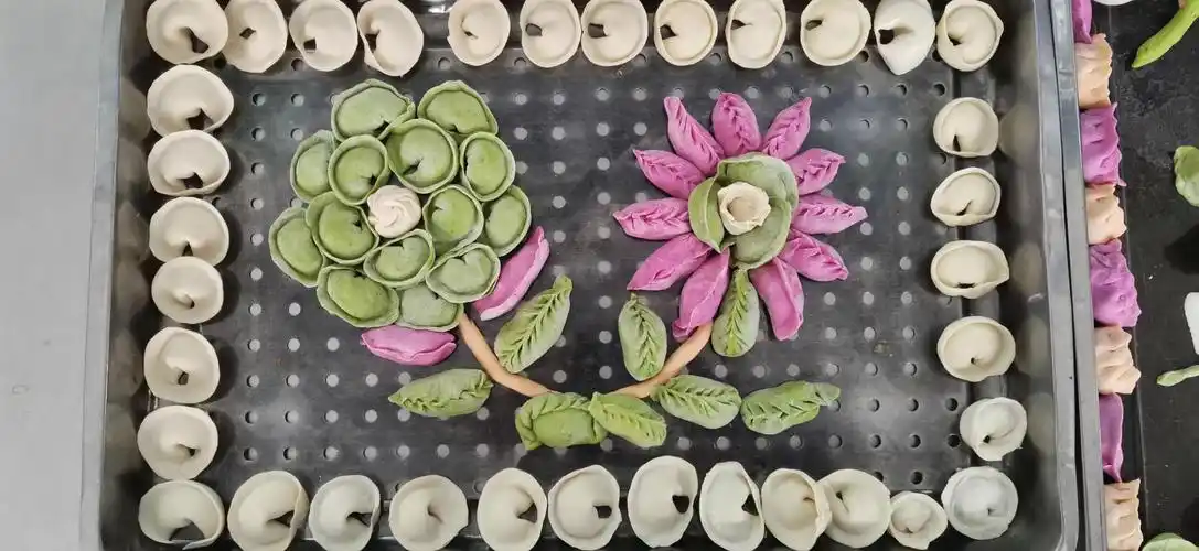 每个年级用饺子拼出最具创意的图形奖项:设置"最佳创意奖")