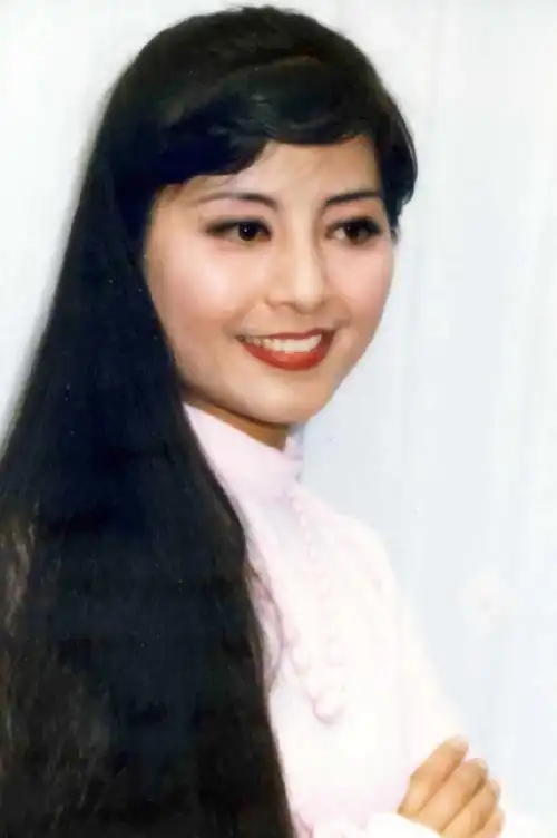 来自投稿殷秀梅,当代著名戏剧女高音歌. 来自老照片bot - 微博