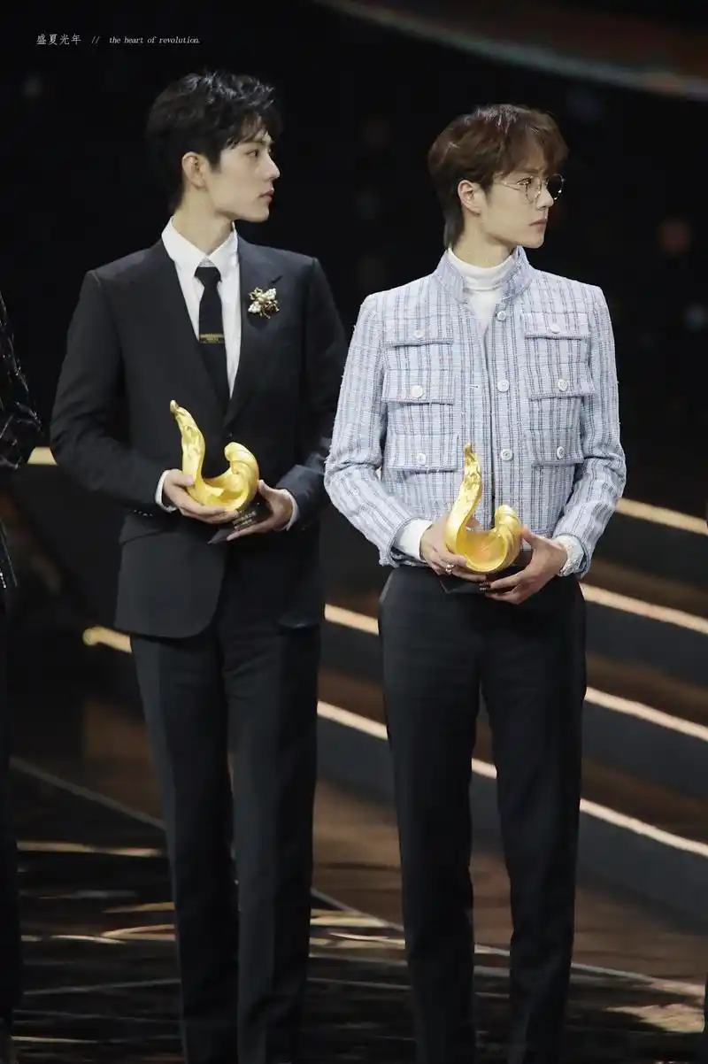 希望肖战,王一博前途似锦,友情长长久久.