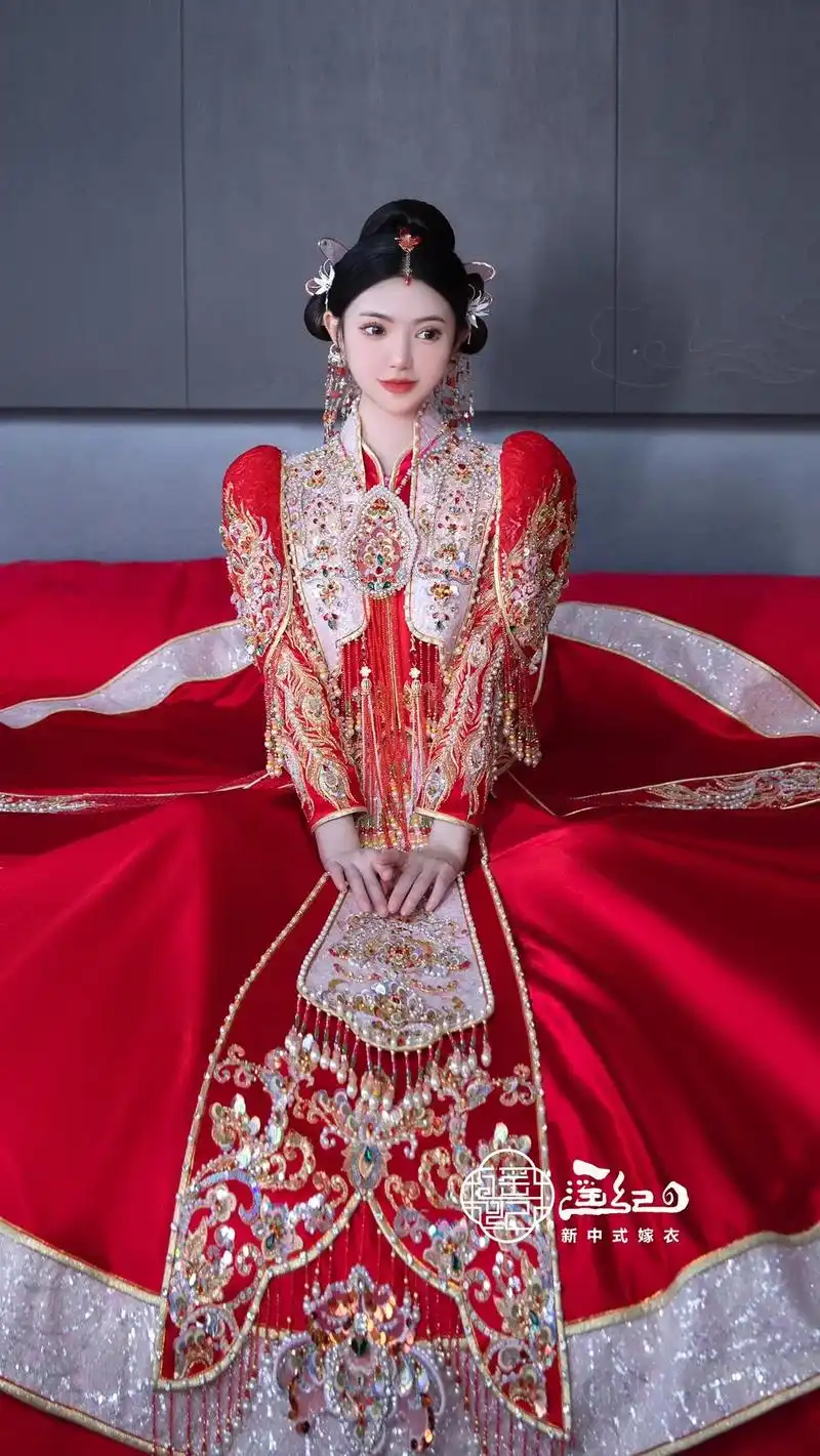 新中式礼服新娘嫁衣秀禾服