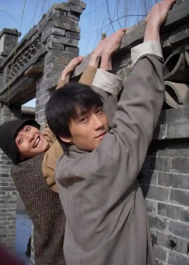 大7岁女友隐婚爆红后的朱一龙这些年究竟经历了什么