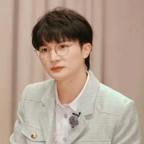 周深超话#周深声生不息##周深声生不息家年华#眼镜饱饱纯享!