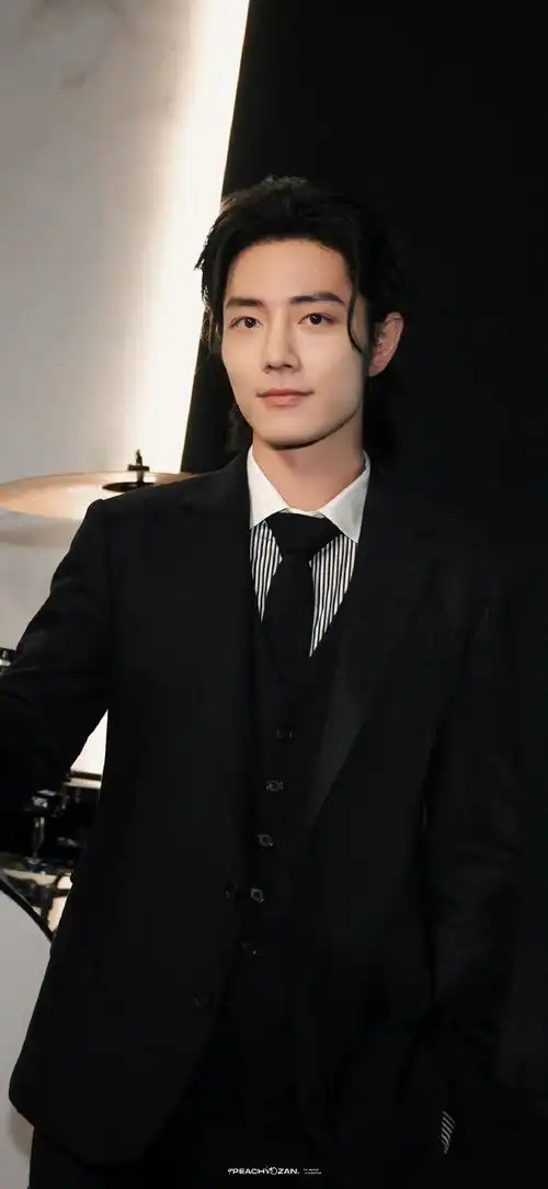 帅气值爆表的肖战!#微博king和queen#95@x玖少年团肖战daytoy