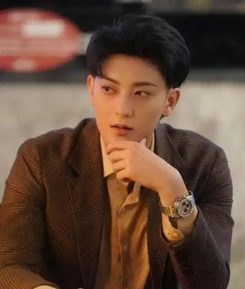 黄子韬发表生日感言:我的愿望是关于一直爱着我的你们,谢谢陪伴