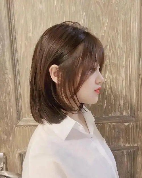 款式更多样化,适合的人群更广泛,很多发型师也从中增加了很多流行的