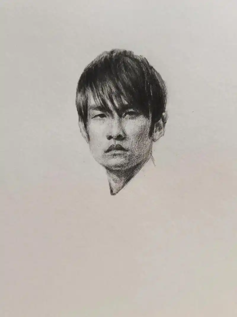 "手中的铅笔在纸上来来回回"#jay #素描#铅笔画