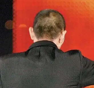 刘德华为新片《刺马》理了小平头,被发现后脑发根不若以往浓密