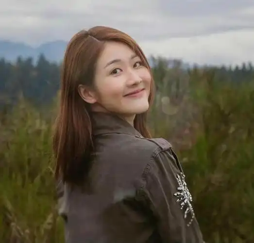 tvb知名女星邓佩仪暂别娱乐圈!消失荧幕长达半年,回加拿大读书