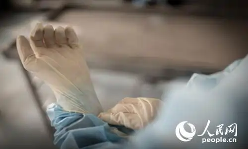 青年榜样:80后女法医为生者权 为死者言(组图)【5】