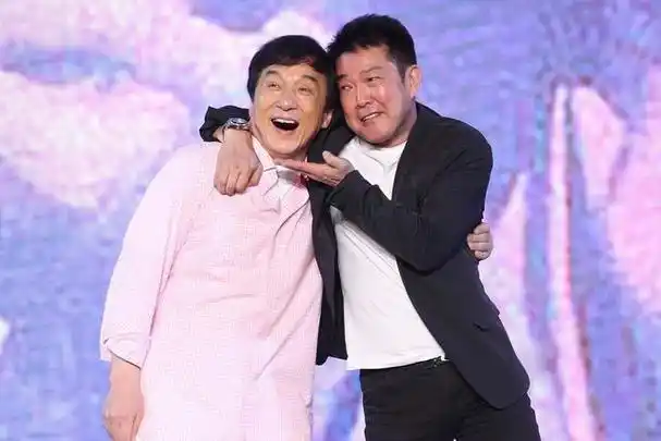 成龙洪金宝小时候合照(7岁结识洪金宝成龙)(1)